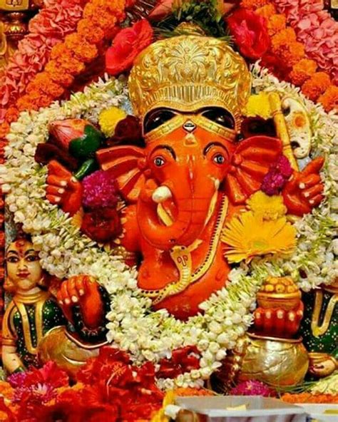 134 best Shri Siddhivinayak Ganpati images on Pinterest | Ganpati bappa ...