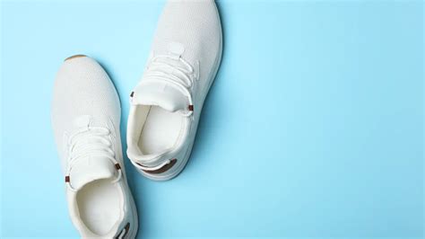 9 Best Shoes for Male Nurses Looking for Comfort & Breathability