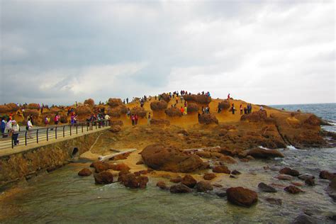 Yehliu Geopark and its Rock Imges | First-Time Travels