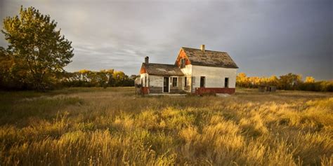 Tips for Buying an Old Farmhouse - LANDTHINK