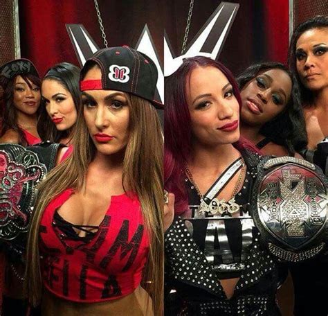 Nikki Bella w/ Brie Bella & Alicia Fox vs Sasha Banks w/ Naomi & Tamina ...