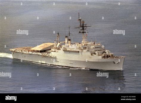 Uss la salle hi-res stock photography and images - Alamy