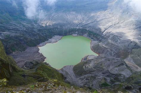 Bertualang ke 7 Destinasi Wisata Gunung Kelud yang Indah