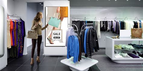 What Are The Uses Of Digital Signage In Retail? - TechScrolling