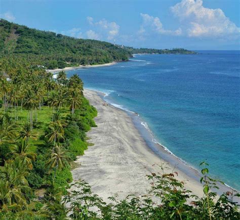 9 Pesona Pantai Senggigi dengan Keindahan Teluk yang Memukau