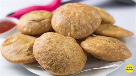 Rajasthani Khasta Kachori Recipe for Breakfast - Mint's Recipe