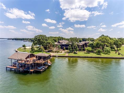 CROWN JEWEL OF CEDAR CREEK LAKE IN TEXAS | Texas Luxury Homes ...