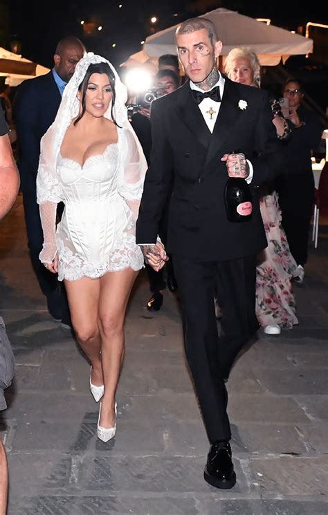 Kourtney Kardashian & Travis Barker Dance At Wedding: Video – Hollywood ...