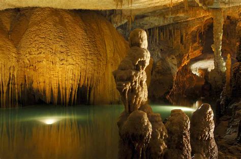 Phoebettmh Travel: (Lebanon) - A full day tour to the Jeita Grotto