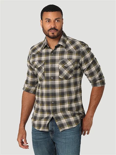 Men's Cloud Flannel™ Free To Stretch™ Shirt | Men's SHIRTS | Wrangler®