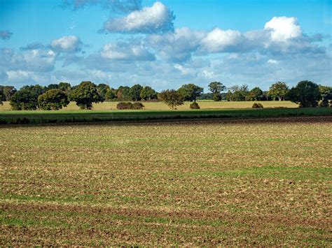 Arable land - New Barn Farm © John Lucas :: Geograph Britain and Ireland