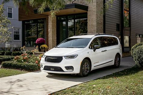 What is the Chrysler Pacifica Road Tripper? | Arrigo CDJR of Margate