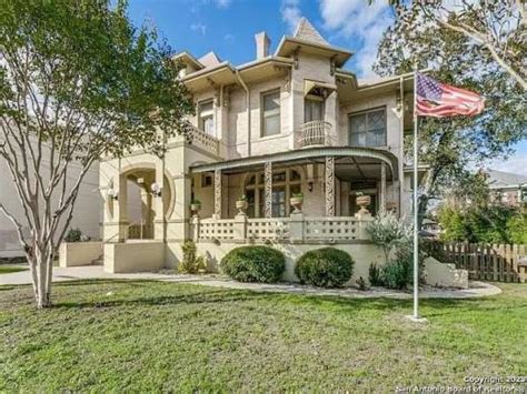 1907 Historic Monte Vista Home In San Antonio Texas — Captivating Houses