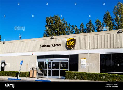 The UPS customer service center at Ontario Airport where UPS Air Stock ...