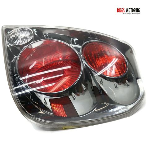 2005-2006 Nissan Altima Passenger Right Side Rear Tail Light 32952