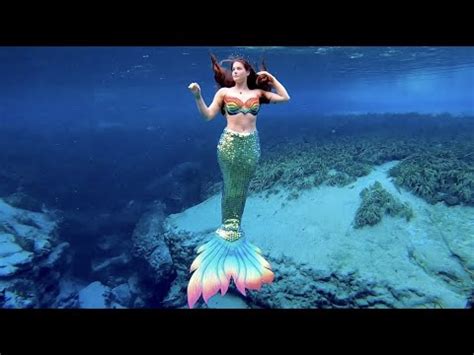 BEAUTIFUL MERMAID SWIMMING IN CRYSTAL CLEAR WATER - YouTube