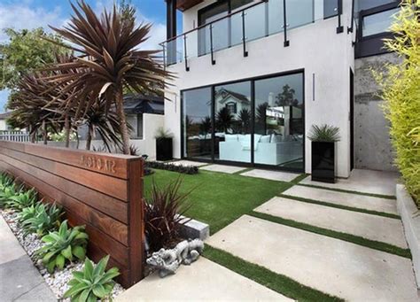 Modern Front Yard Fence Ideas To Make Your Home Stand Out In 2023 ...