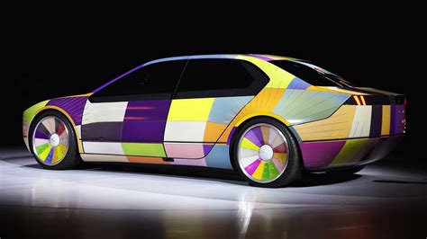 Color-Changing Car Is BMW's Newest Gimmick - YouTube