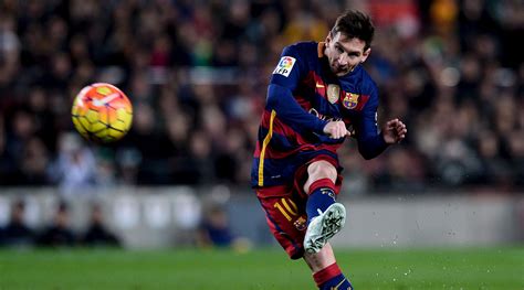 Lionel Messi wins UEFA goal of the season award (video) - SI Kids ...