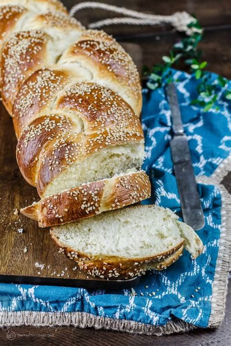 Easy challah bread recipe & tutorial with photos | TheMediterraneanDish ...