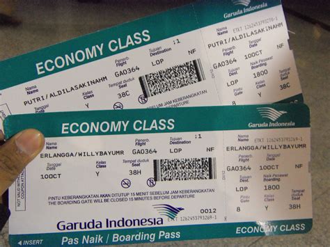 Contoh Tiket Pesawat Garuda – Beinyu.com