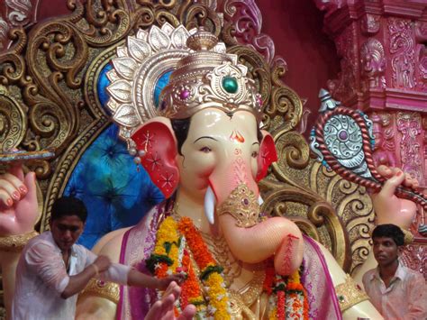 Travel to God: GANESHOTSAV : Lalbaug cha Raja & Mumbai cha Raja