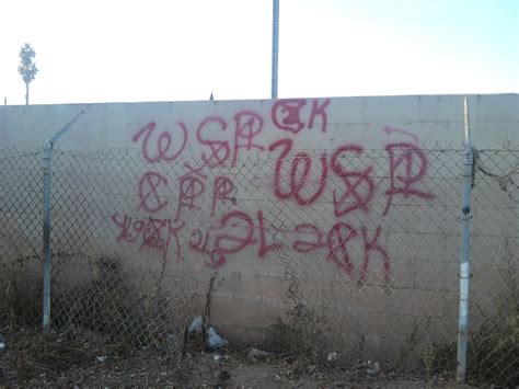 blood gangs graffiti: Campanella park piru ( compton )