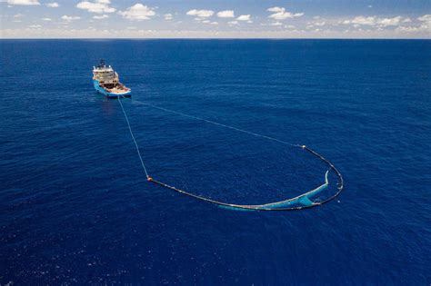 Scooping Plastic Out of the Ocean Is a Losing Game | Hakai Magazine