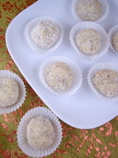 Coconut Ladoo-Coconut Laddu-Coconut Laddoo Recipe