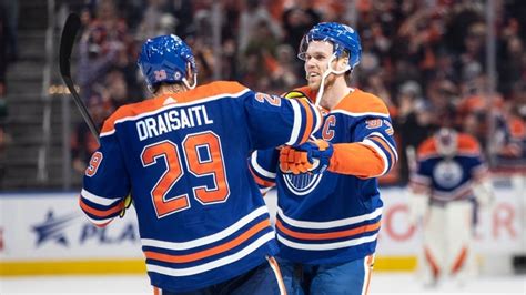 Connor McDavid's 60th goal lifts Oilers over Coyotes in OT | CBC Sports