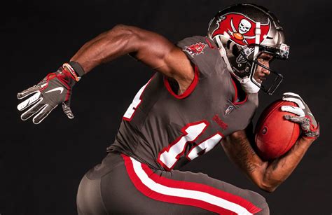 Tampa Bay Buccaneers To Wear Pewter Color Rush Uniforms Against Denver ...