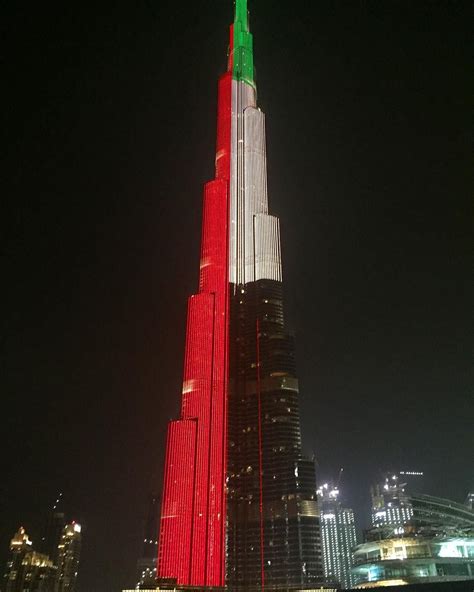 The Burj Khalifa in the colors of the Dubai flag 🇦🇪 🏙 | Dubai, Travel ...