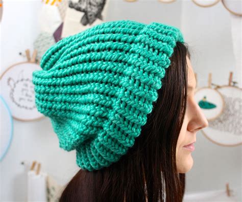 Knit a Slouchy Hat on a Round Loom : 12 Steps (with Pictures ...