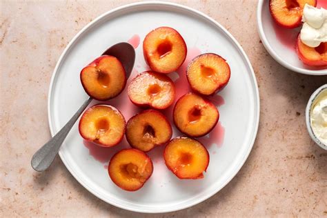 Stewed Plum Recipe with Cinnamon and Sugar