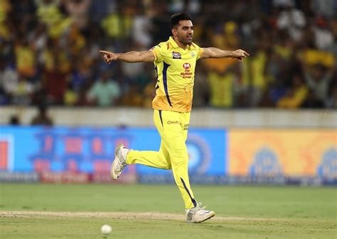 Top 5 Best Bowling Performances of Deepak Chahar in IPL