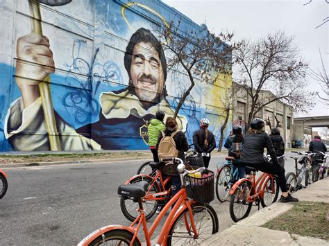 Street Art Bike Tour in La Boca and Barracas