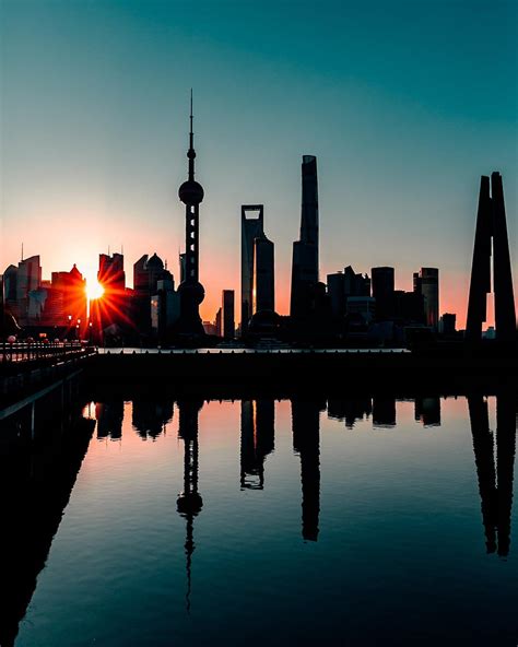 A Shanghai Sunrise : r/photographs