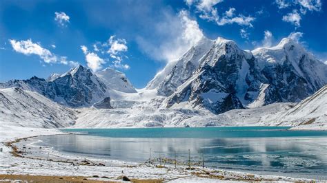 Charming Lakes That You Must Visit In Sikkim | Travelholicq