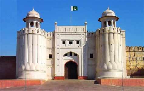 Lahore Fort, Lahore in 2021 | Mughal architecture, Lahore, Pakistan travel