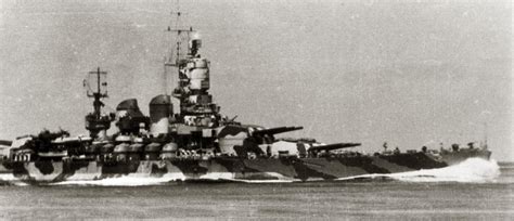 The Italian battleship Littorio at sea, 1942 [2760 x 1188] : WarshipPorn