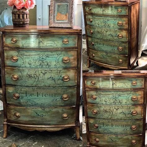 37 Popular Distressed Furniture Ideas To Get A Vintage Accent - HMDCRTN