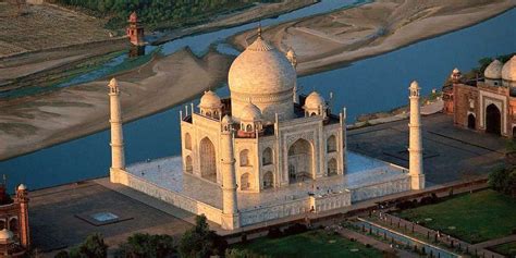 The terrace of the Taj Mahal