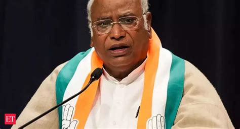 Mallikarjun Kharge: Karnataka CM race: AICC observers reach Kharge's ...