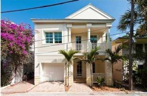 Jimmy Buffett Picks Up A Third Palm Beach Home For $1.3 Million ...