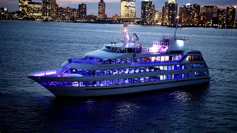 Circle Line Sightseeing Cruises Boat - Boat Choices