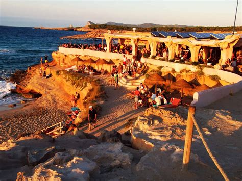 Sunset Ashram: Relaxte beachclub in Cala Comte - Tips Ibiza | Ibiza ...