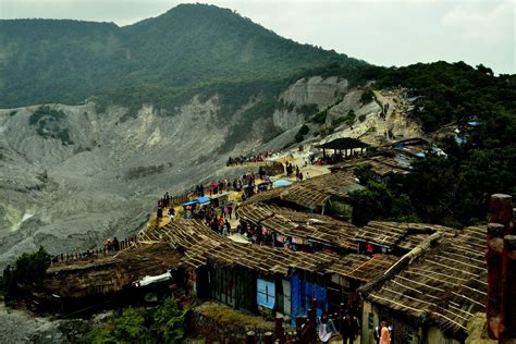 Bandung volcano tour - Tangkuban Perahu and Kawah Putih