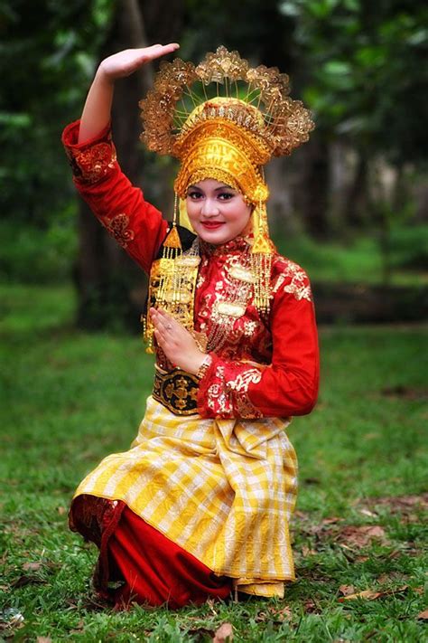 Indonesian Culture | Vestidos tradicionales, Traje tradicional, Mujeres