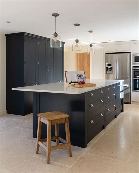 The Allure of Black Shaker Kitchen Cabinets Is The Timeless Elegance ...