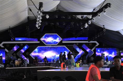 PICTURES: Kololo Airstrip set for Boyz II Men show - Bukedde Online ...